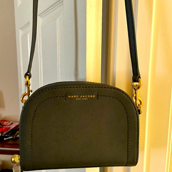 Marc Jacobs New York shoulder bag.